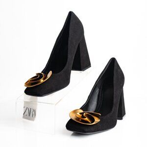 Zara Womens Suede Pumps Heels EU 37 US 6.5 Black Gold Flower Detail NWOT